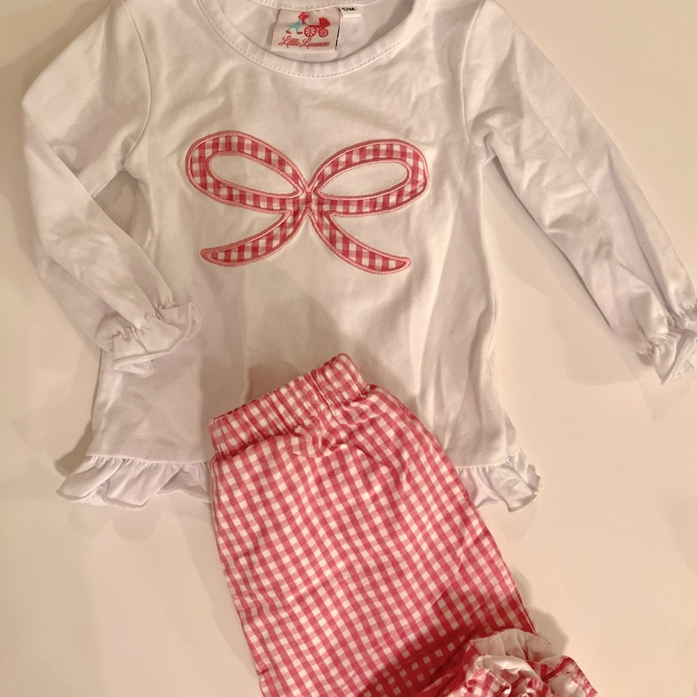 Ruffled, seersucker set thats super adorable